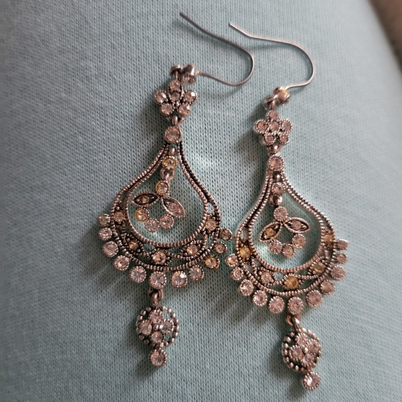 Vintage Monet Teardrop Dangle Earrings - Picture 5 of 7